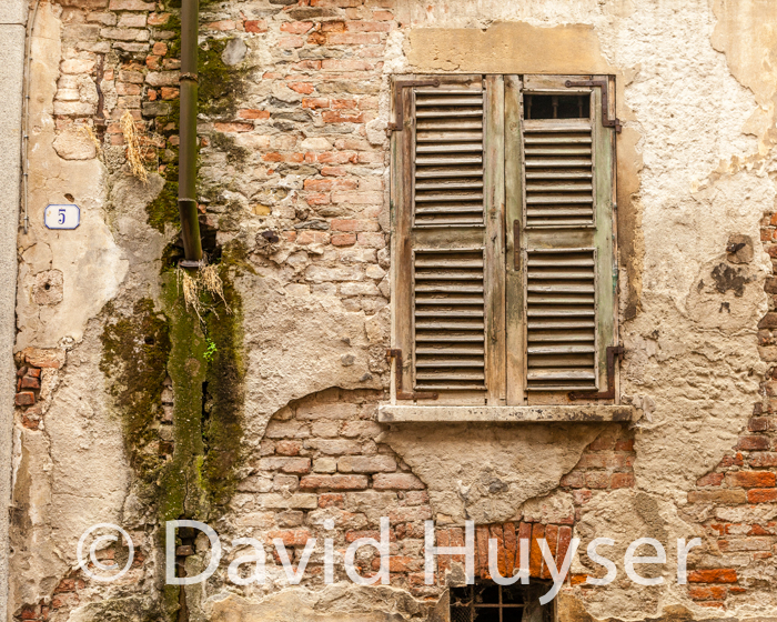 missing louvers / peep hole